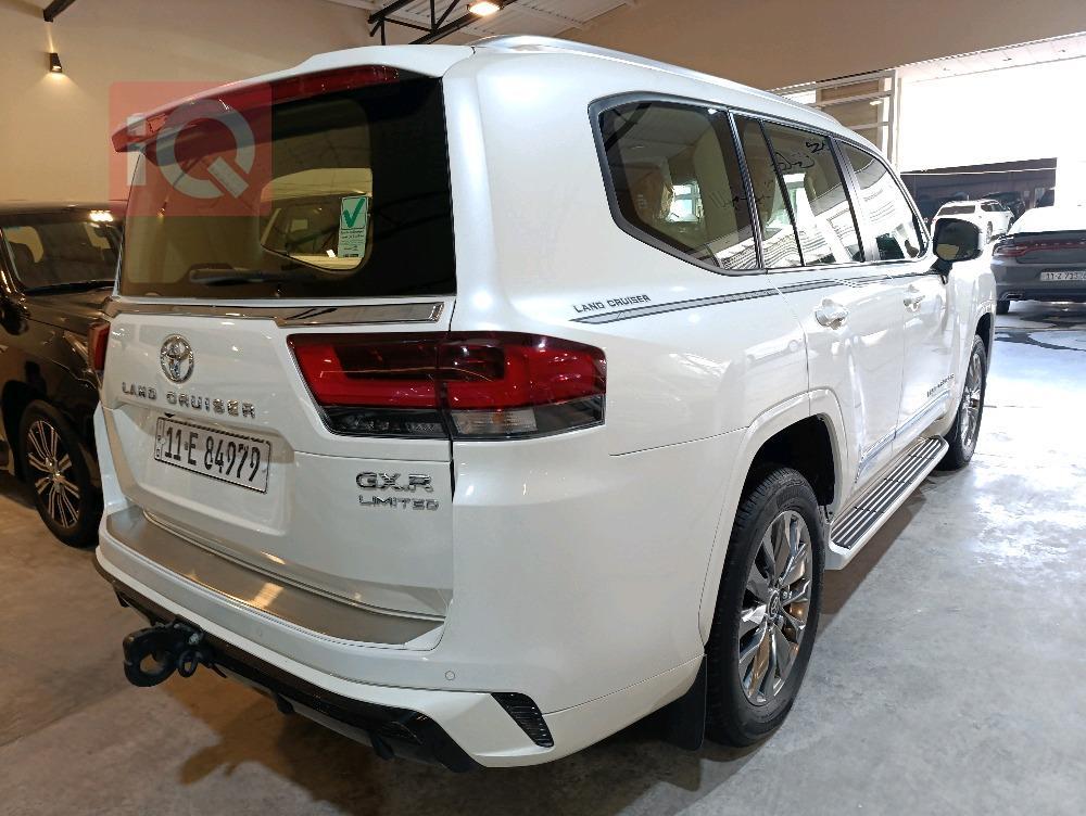 تۆیۆتا لاند کروزەر